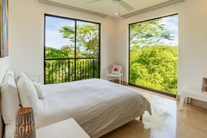 3 slaapkamers, een kluis op de kamer, een strijkplank/strijkijzer