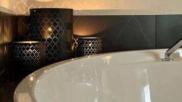 Luxury-Zimmer, 1 King-Bett, Whirlpool | Eigener Whirlpool