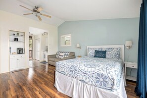 Interior - The Shores Bay View Unit 5586 (Williamsburg)