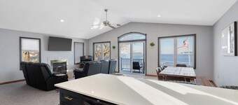 Bay-breeze Inn on Oneida Lake!