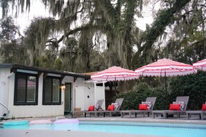 A heated pool - Savannah Lux -Htd Pool, Ht Tub, Mini Golf, Firepit (Savannah)