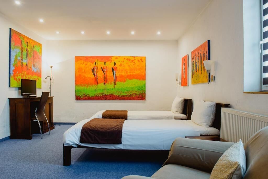 Minibar, individually decorated, individually furnished, desk