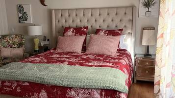 3 bedrooms, in-room safe, desk, iron/ironing board