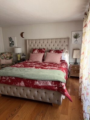 3 bedrooms, in-room safe, desk, iron/ironing board