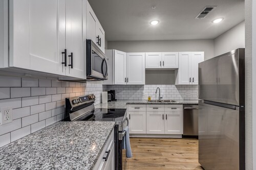 Cozy home in gated neighborhood!