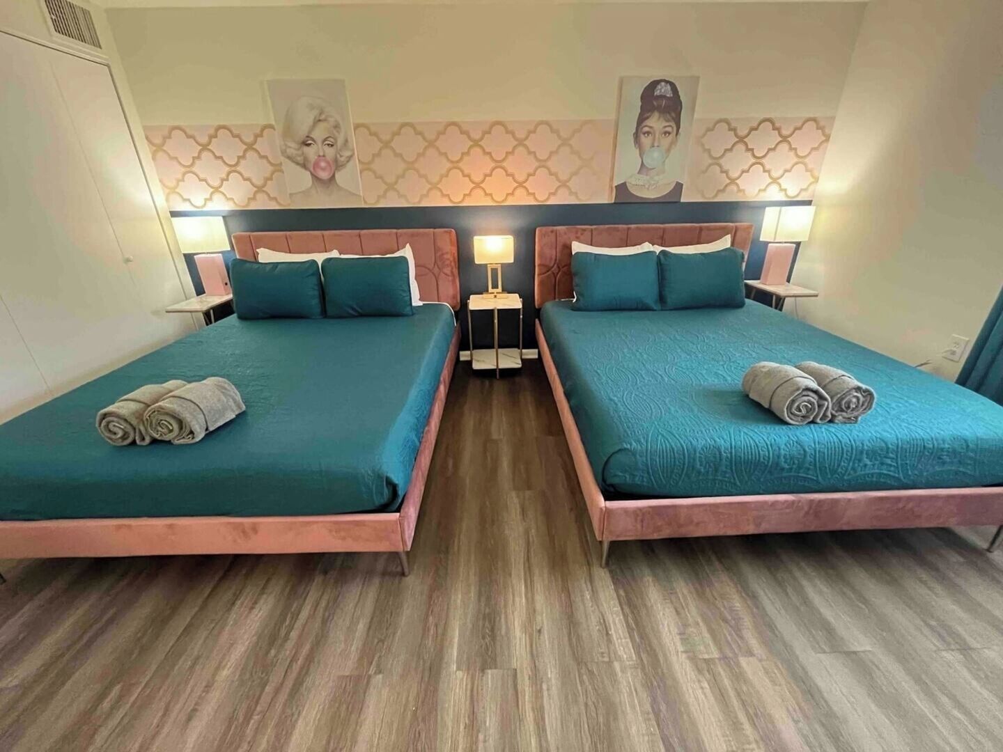 2 bedrooms, desk, iron/ironing board, WiFi
