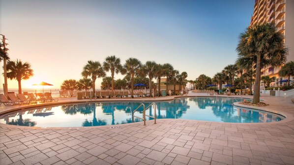 Innenpool, Außenpool