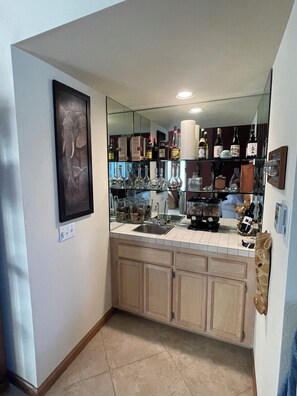 Dining - The Giraffe Condo w/ Amazing Lake and Mountain Views (Rancho Mirage)