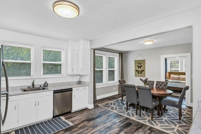 Revamped 3BR Oasis on Forest Dr