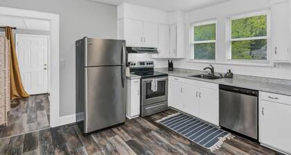 Revamped 3BR Oasis on Forest Dr