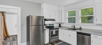 Revamped 3BR Oasis on Forest Dr