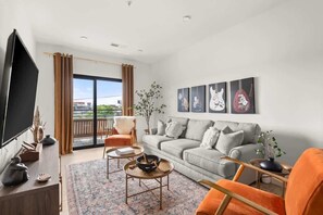 Smart TV, table tennis