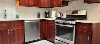 Explore ocean beach and San Francisco Zoo  Private 3BD/1BA<br>