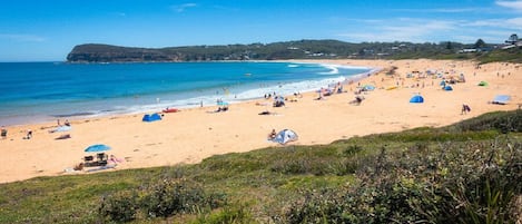 Una spiaggia nelle vicinanze