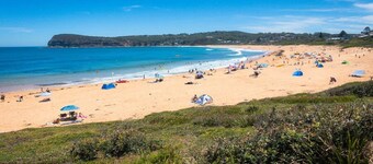 10 minute walk to Copacabana Beach, shops and cafes
