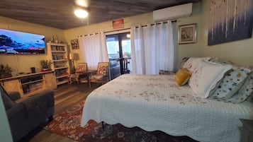 1 bedroom, in-room safe, desk, iron/ironing board