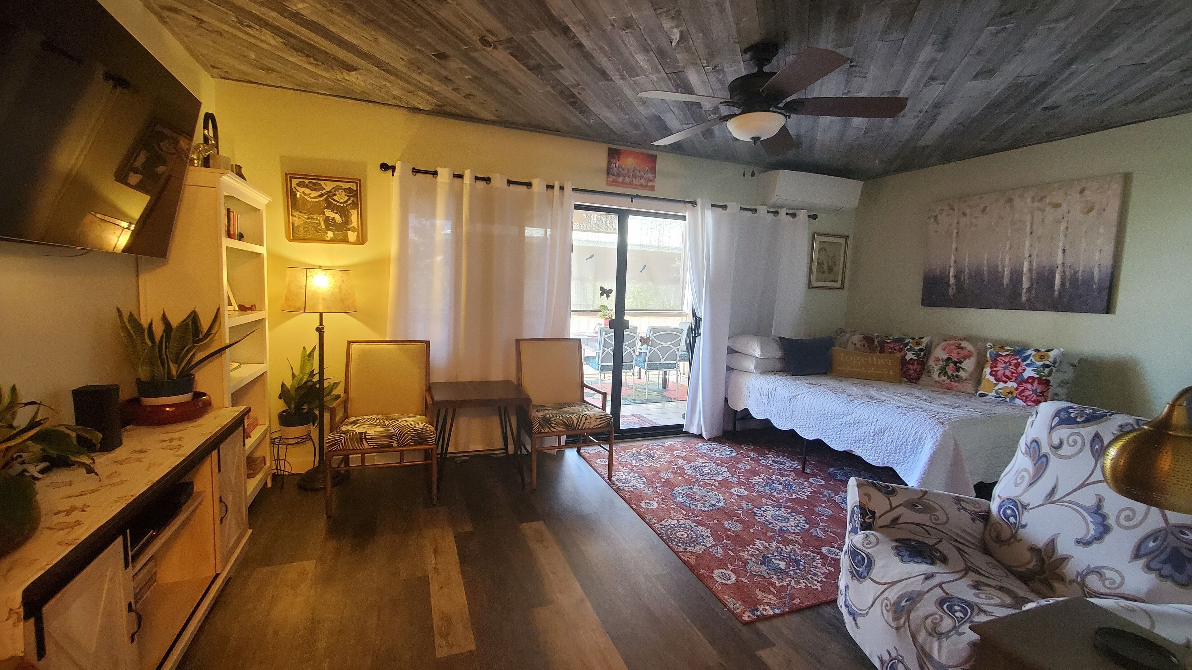 1 bedroom, in-room safe, desk, iron/ironing board