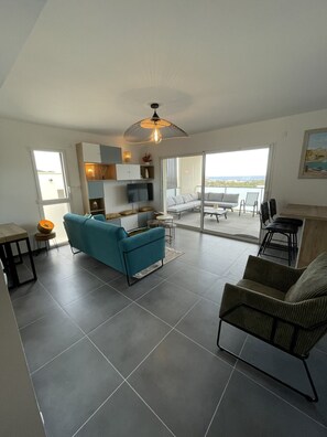 Smart TV - new luxury residence (1 bedroom) Sea view, Citadel and port of Calvi (Calvi)