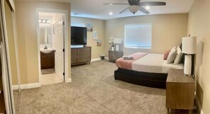 3 bedrooms, desk, iron/ironing board, travel cot