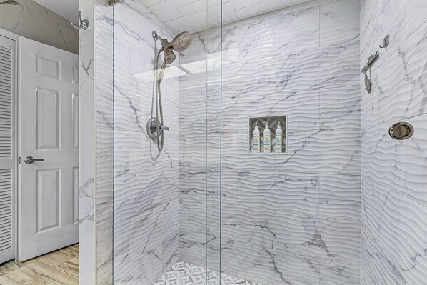 Unclassified image, 1 of 47, button - Palms on the Canal | House in Cape Coral with direct water access (Cape Coral)