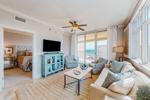 3 bedrooms, iron/ironing board, Internet, bed sheets - 5th-floor condo with hot tub, outdoor pool, gym, partial ocean views, balcony (Fort Walton Beach)