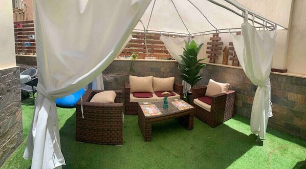 Terrace/patio - Apartment in New Cairo with a private garden<br> (New Cairo)