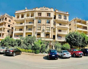 Exterior - Apartment in New Cairo with a private garden<br> (New Cairo)