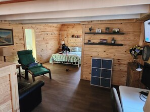 2 bedrooms, desk, free WiFi, bed sheets