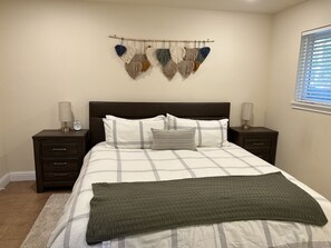 2 bedrooms, travel cot, free WiFi, bed sheets