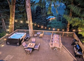 Terrace/patio - “The Lookout Lodge” Lake Sutherland house with private hot tub (Port Angeles)