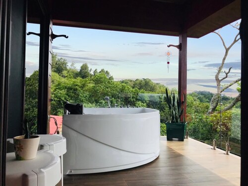 Sunset Paradise House Monteverde: Private Hot Tub with Gulf View