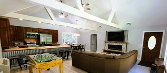 Mountain Ridge Retreat - Private & Peaceful Getaway. Family & Pet Friendly