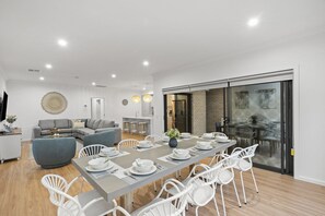 Dining - Renmark River Villas No 52 - "The Bellagrove Villa" (Renmark)