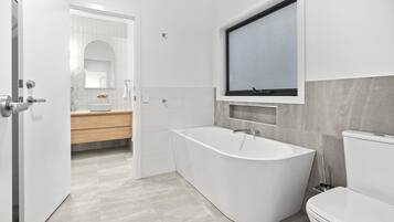 Bathtub, hair dryer