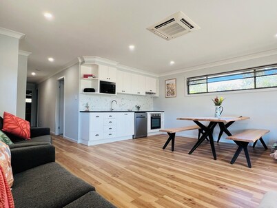 Kangaroo Gully is a two bedroom house nestled in the eucalyptus trees.