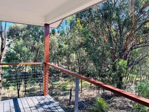 Kangaroo Gully is a two bedroom house nestled in the eucalyptus trees.