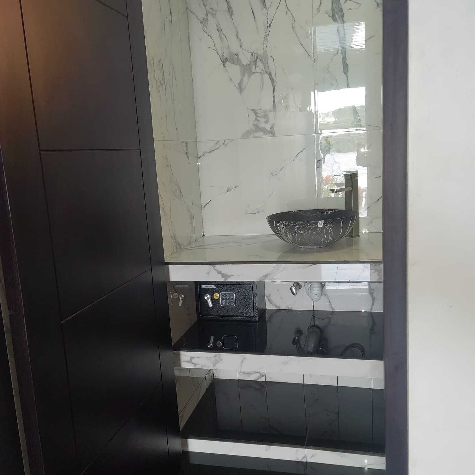 Executive Room | Bathroom | Free toiletries, hair dryer, towels, soap