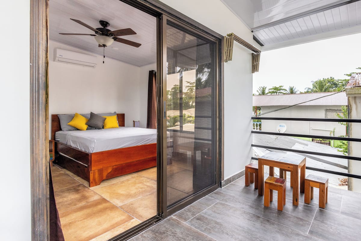 Familie huis | Luxe beddengoed, donzen dekbedden, pillowtop-bedden