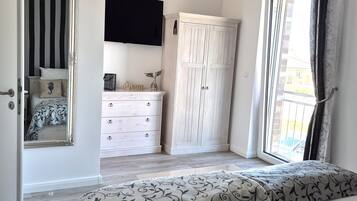 2 Schlafzimmer, Reisekinderbett, kostenloses WLAN, Bettwäsche
