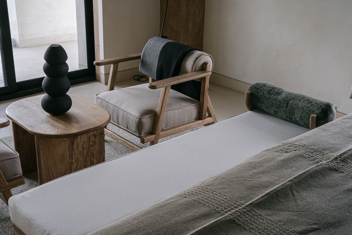 Luxe beddengoed, donzen dekbedden, een minibar, een kluis op de kamer