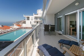 Outdoor dining - Oceanview Dreamer's Delight (Nazaré)