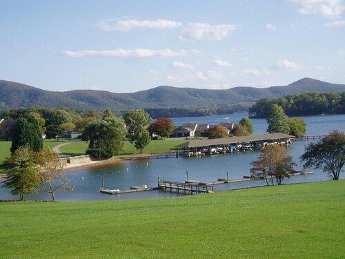 Libby's Lake View on Smith Mountain Lake  - Inquire about long term rentals!