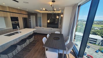 Apartamento, 2 quartos | Cozinha privada | Chaleira elétrica