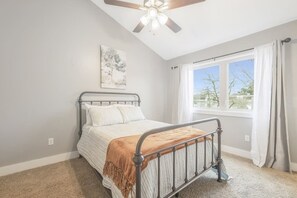 2 Schlafzimmer, Bügeleisen/Bügelbrett, WLAN, Bettwäsche