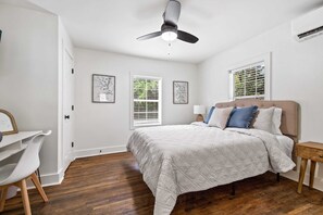 1 bedroom, desk, iron/ironing board, WiFi