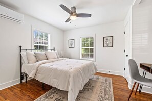 1 bedroom, desk, iron/ironing board, WiFi