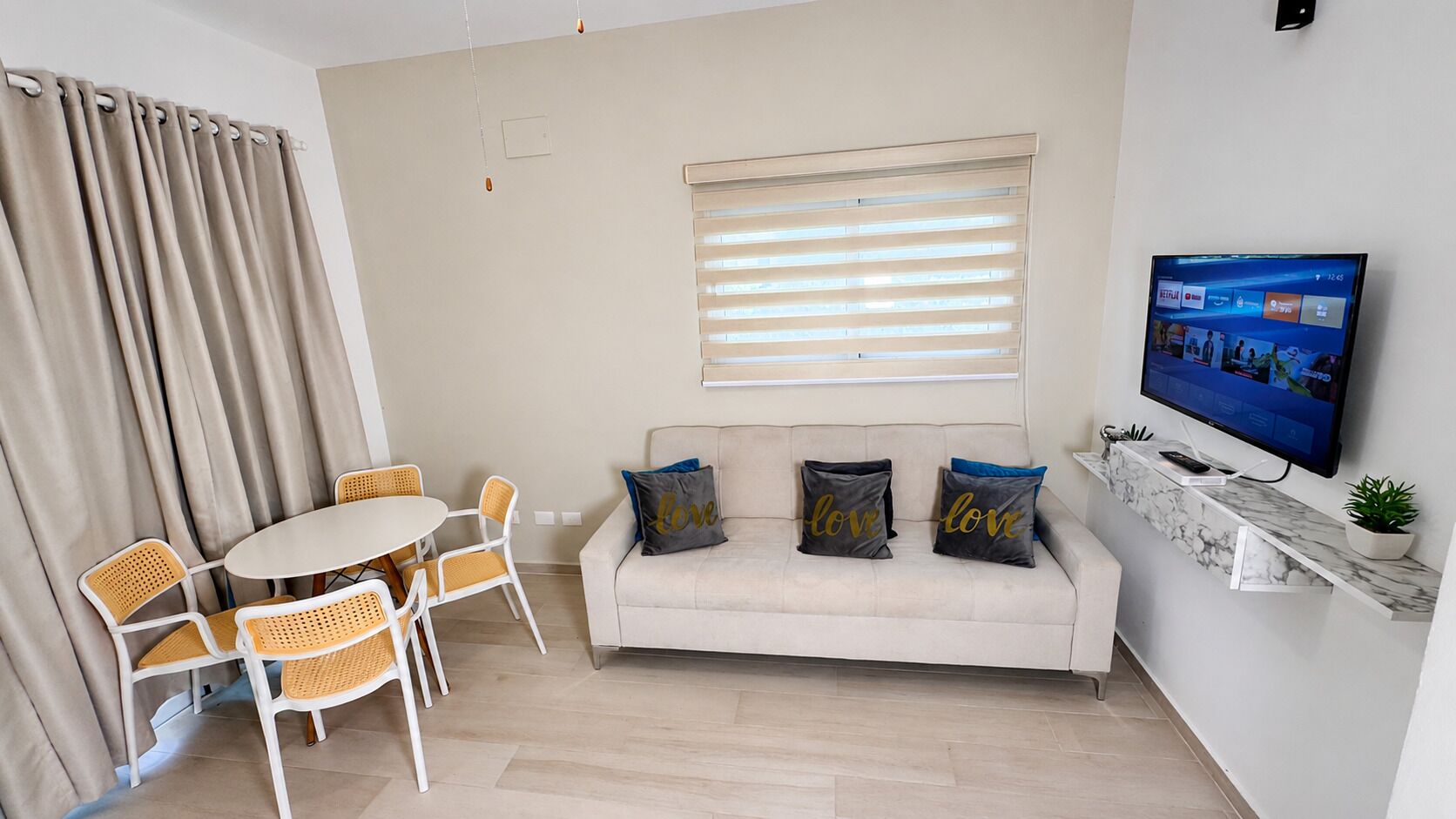 Business Apartment | In-room safe, laptop workspace, blackout drapes, WiFi (free)