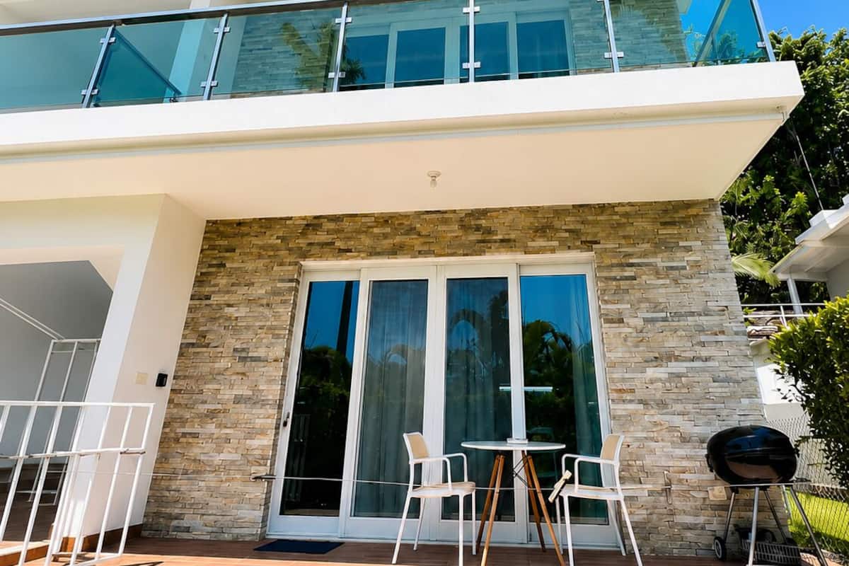 Classic Apartment | In-room safe, laptop workspace, blackout drapes, WiFi (free)