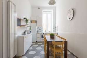 Fridge, microwave, oven, dishwasher
