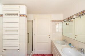 Shower, bidet - iFlat | The Roman View (Roma)